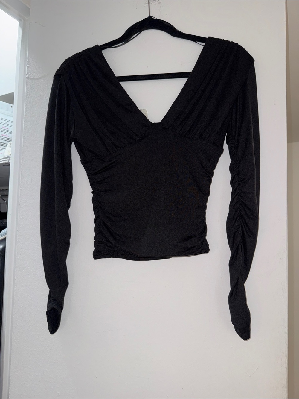 NWT Aqua Black V-Neck Ruched Long Sleeve Top Size XS